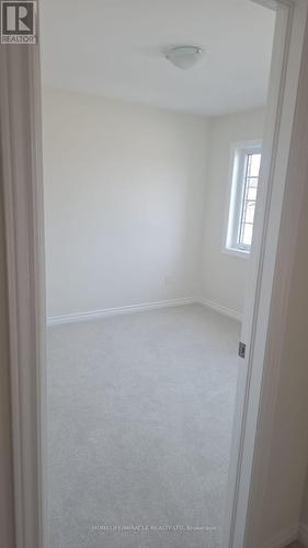 33 Fenn Crescent, New Tecumseth, ON - Indoor Photo Showing Other Room