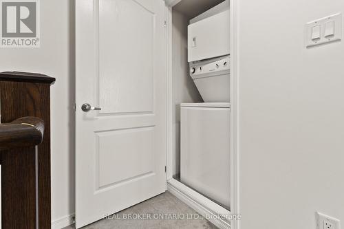 42 - 2441 Greenwich Drive N, Oakville, ON - Indoor Photo Showing Laundry Room