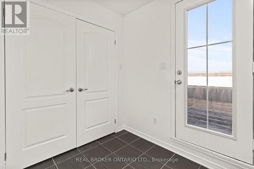 42 - 2441 Greenwich Drive N, Oakville, ON - Indoor Photo Showing Other Room