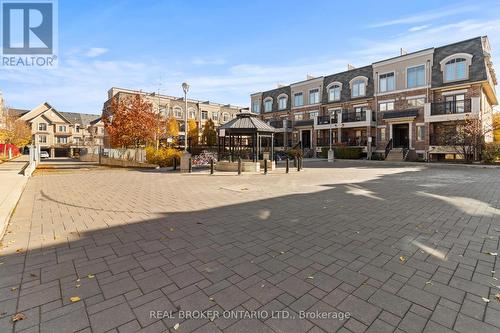 42 - 2441 Greenwich Drive N, Oakville, ON - Outdoor