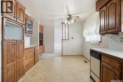 30 Cushing Crescent, Regina, SK - Indoor Photo Showing Kitchen