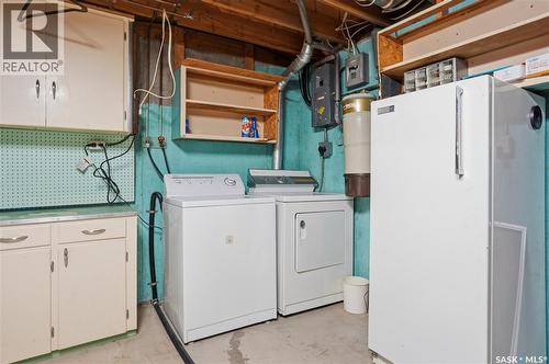 30 Cushing Crescent, Regina, SK - Indoor Photo Showing Laundry Room