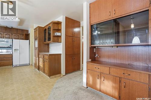 30 Cushing Crescent, Regina, SK - Indoor Photo Showing Kitchen