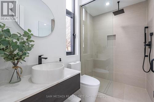 468 Saville Crescent, Oakville, ON - Indoor Photo Showing Bathroom