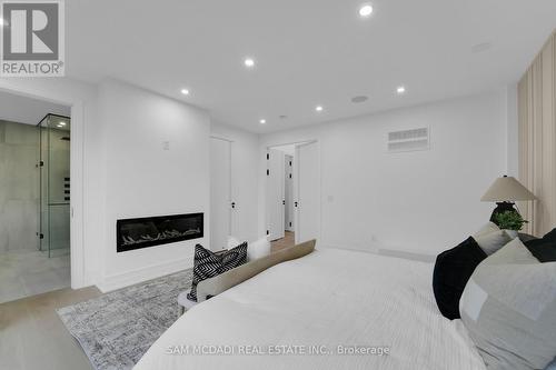 468 Saville Crescent, Oakville, ON - Indoor With Fireplace