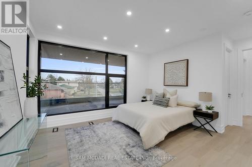 468 Saville Crescent, Oakville, ON - Indoor Photo Showing Bedroom