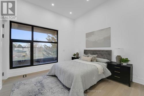 468 Saville Crescent, Oakville, ON - Indoor Photo Showing Bedroom