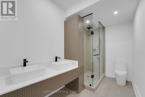 468 Saville Crescent, Oakville, ON - Indoor Photo Showing Bathroom