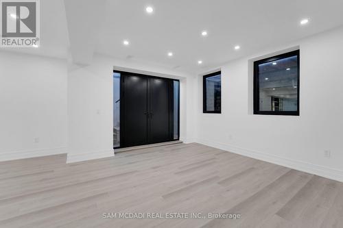 468 Saville Crescent, Oakville, ON - Indoor Photo Showing Other Room