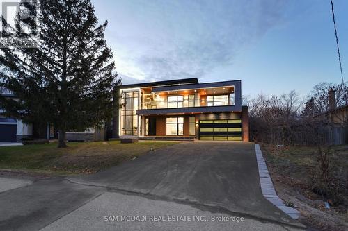 468 Saville Crescent, Oakville, ON - Outdoor