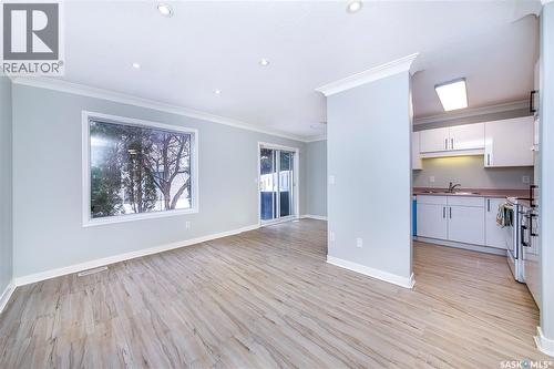 28 215 Pinehouse Drive, Saskatoon, SK - Indoor Photo Showing Kitchen