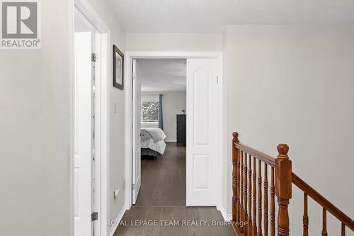 27 Sandcliffe Terrace, Ottawa, ON - Indoor Photo Showing Other Room