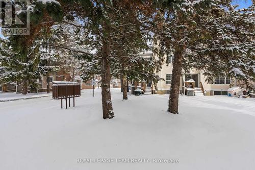 27 Sandcliffe Terrace, Ottawa, ON - 