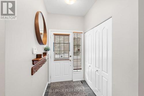 27 Sandcliffe Terrace, Ottawa, ON - Indoor Photo Showing Other Room