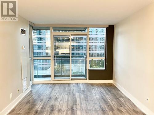 701 - 18 Parkview Avenue, Toronto, ON - Indoor Photo Showing Other Room