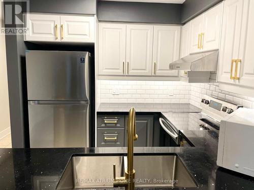 701 - 18 Parkview Avenue, Toronto, ON - Indoor Photo Showing Kitchen With Stainless Steel Kitchen
