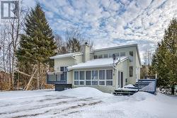 9 DAVIS DRIVE  Tay (Victoria Harbour), ON L0K 2A0