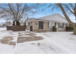54 YORK Crescent  Sarnia, ON N7S 4L4