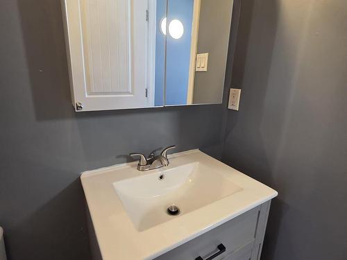 132 Fifth Street S, Nipigon, ON - Indoor Photo Showing Bathroom