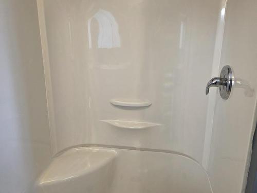 132 Fifth Street S, Nipigon, ON - Indoor Photo Showing Bathroom