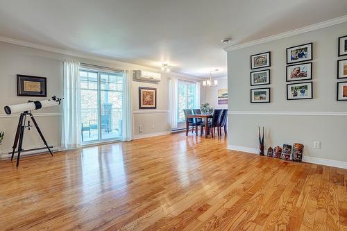 Salon - 5-41 Rue De Maricourt, L'Île-Perrot, QC - Indoor