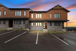 2024 Av. Royale  Saint-Ferréol-Les-Neiges, QC G0A 3R0