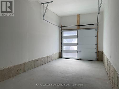 38 Origin Way, Vaughan, ON - Indoor Photo Showing Garage