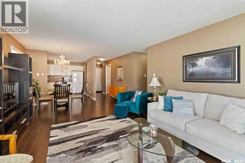 112 706 Confederation Drive, Saskatoon, SK - Indoor Photo Showing Living Room