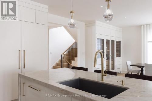 540 Patricia Drive, Oakville (Wo West), ON - Indoor Photo Showing Kitchen