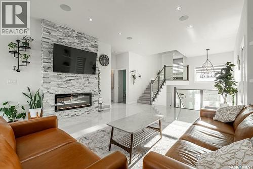 511 Burgess Crescent, Saskatoon, SK - Indoor Photo Showing Living Room With Fireplace