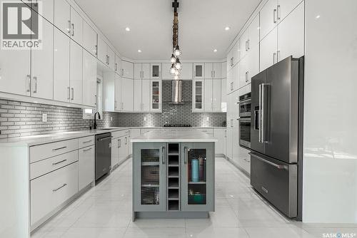 511 Burgess Crescent, Saskatoon, SK - Indoor Photo Showing Kitchen With Upgraded Kitchen
