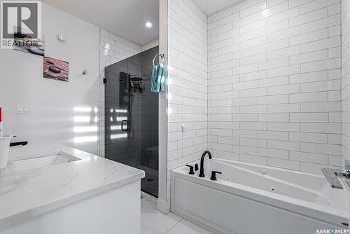 511 Burgess Crescent, Saskatoon, SK - Indoor Photo Showing Bathroom