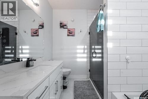 511 Burgess Crescent, Saskatoon, SK - Indoor Photo Showing Bathroom
