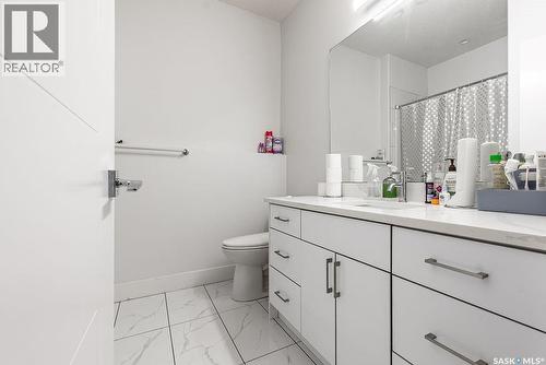 511 Burgess Crescent, Saskatoon, SK - Indoor Photo Showing Bathroom