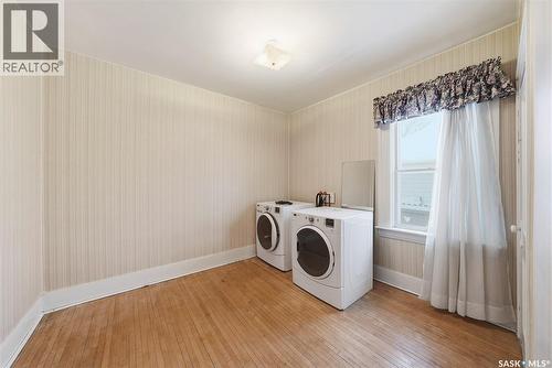 607 K Avenue N, Saskatoon, SK - Indoor Photo Showing Laundry Room