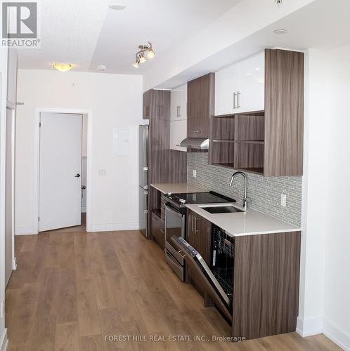1407 - 128 Fairview Mall Drive, Toronto, ON - Indoor Photo Showing Kitchen With Upgraded Kitchen