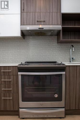1407 - 128 Fairview Mall Drive, Toronto, ON - Indoor Photo Showing Kitchen With Upgraded Kitchen