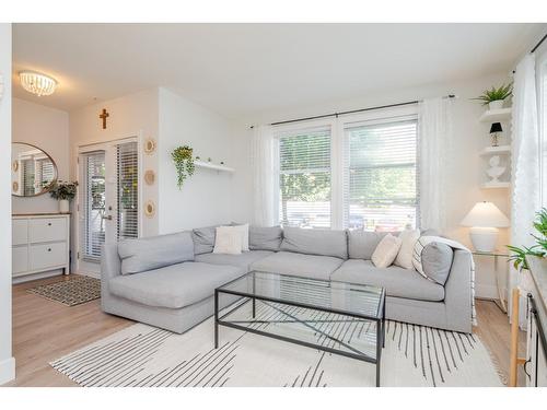 105 15956 86A AVENUE  Surrey, BC V4N 6N8