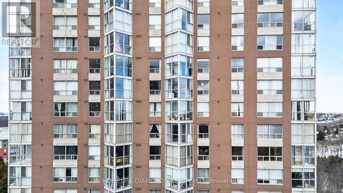 2002 - 5 CONCORDE PLACE  Toronto, ON M3C 3M8