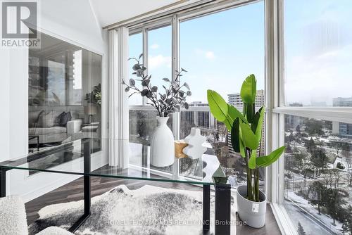 2002 - 5 Concorde Place, Toronto, ON -  Photo Showing Other Room