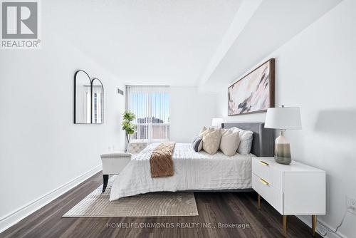 2002 - 5 Concorde Place, Toronto, ON - Indoor Photo Showing Bedroom