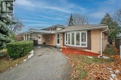 37 VANDERBRENT CRESCENT  Toronto, ON M9R 3W9