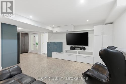 1357 Alexandra Avenue, Mississauga, ON - Indoor