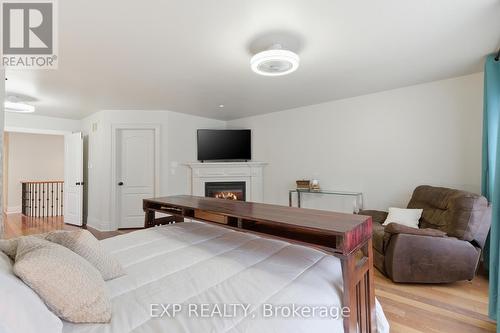 1357 Alexandra Avenue, Mississauga, ON - Indoor Photo Showing Living Room With Fireplace