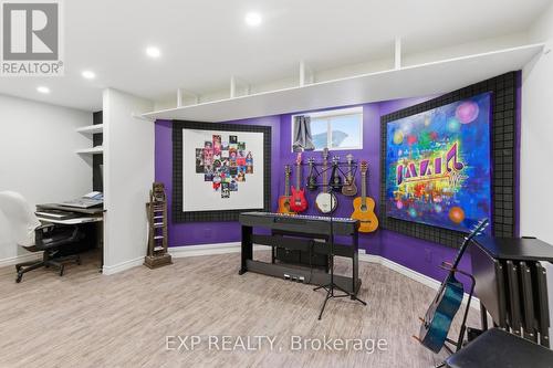 Music, yoga or gym - 1357 Alexandra Avenue, Mississauga, ON - Indoor