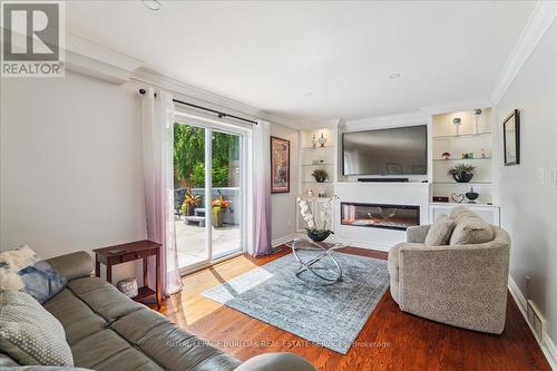 510 Fenwick Place, Burlington, ON - Indoor Photo Showing Living Room With Fireplace