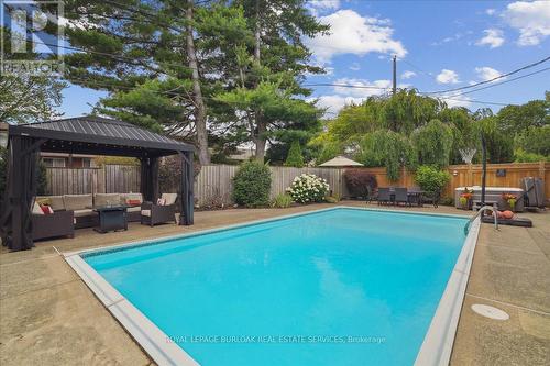 510 Fenwick Place, Burlington, ON - Outdoor With In Ground Pool With Backyard