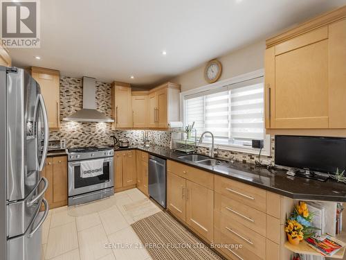 3040 Bentley Drive, Mississauga, ON - Indoor Photo Showing Kitchen With Double Sink