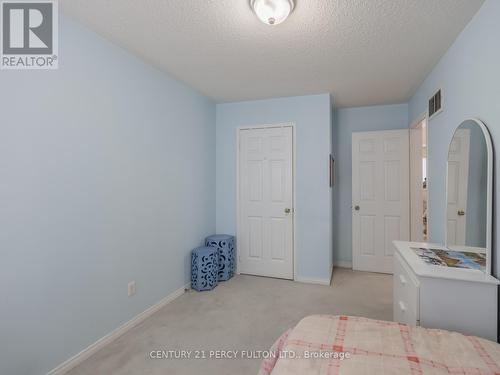 3040 Bentley Drive, Mississauga, ON - Indoor Photo Showing Bedroom