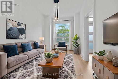 175 MACNAB STREET N  Hamilton, ON L8R 2M5